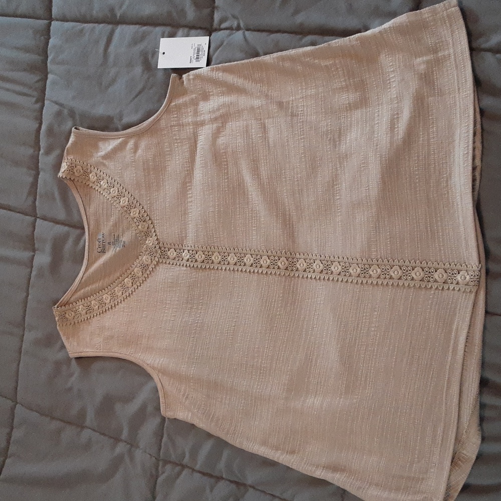 Woman's Croft & Barrow sleeveless top. size PLarge